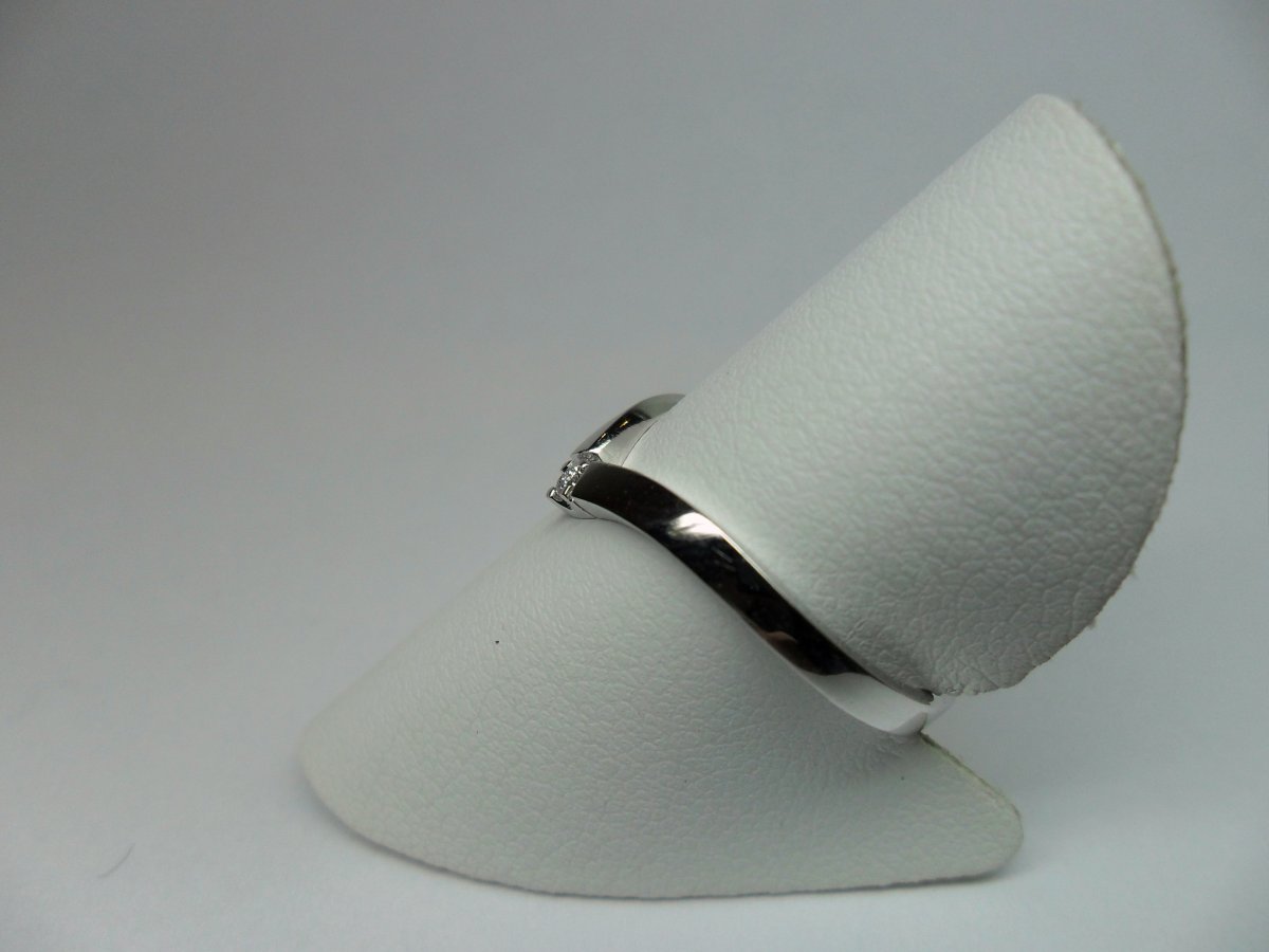 V alliance ring small